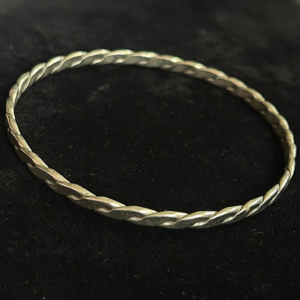Vintage Marked Sterling Silver Hencho Mexico Twisted Bangle‎ 2.65" 12 grams